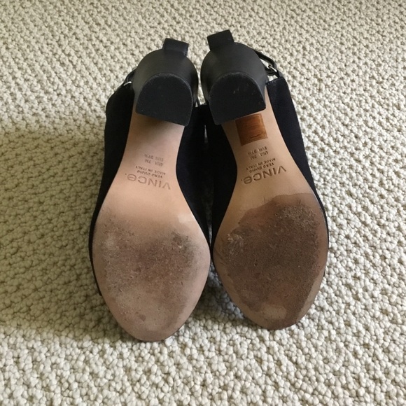 VINCE “ADDISON “ suede ankle booties size 7 US . - Picture 10 of 10